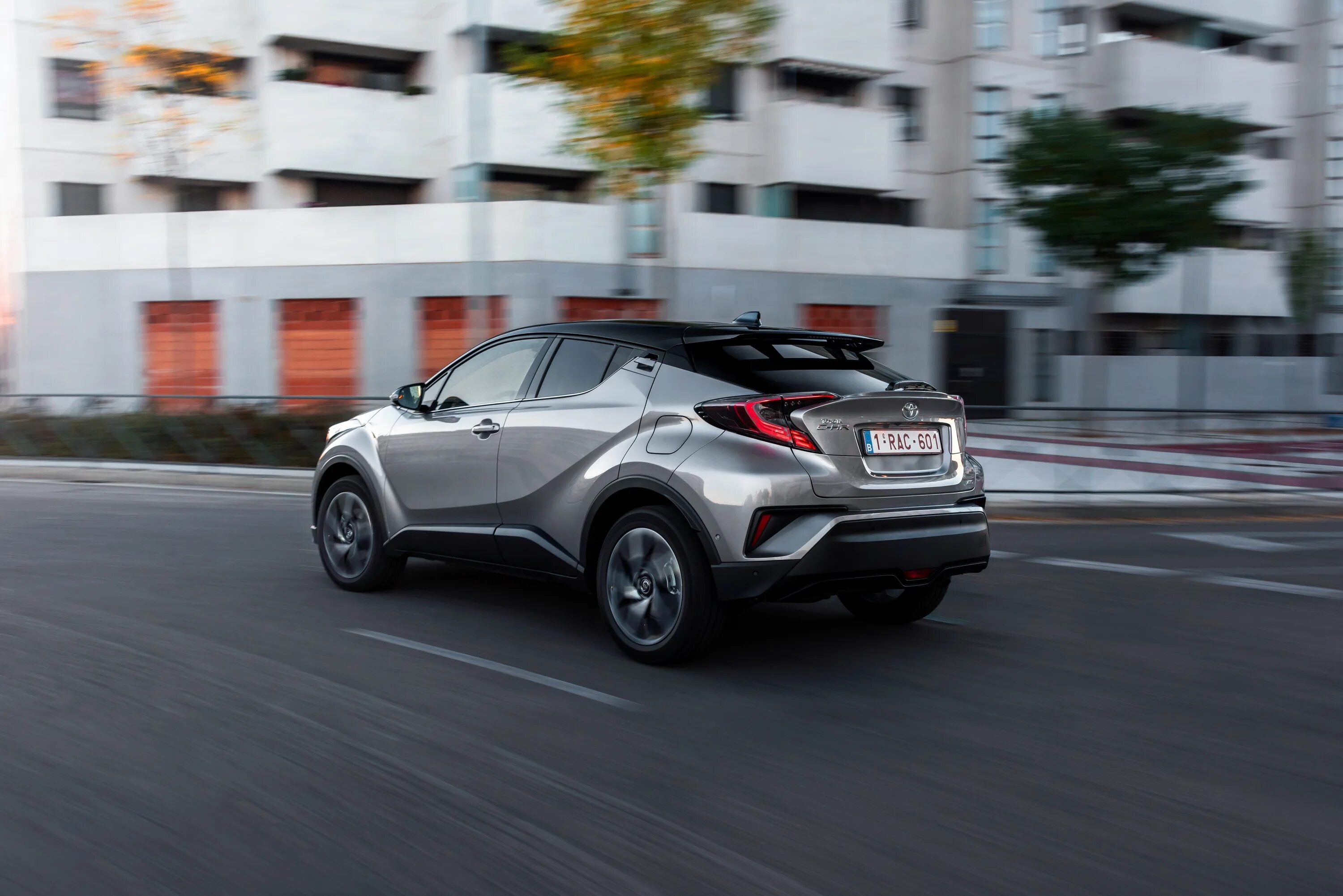 Toyota chr 5 дверная. Тойота chr 2022. 2 turbo. Тойота c-hr 2022. Toyota c-hr 2019.