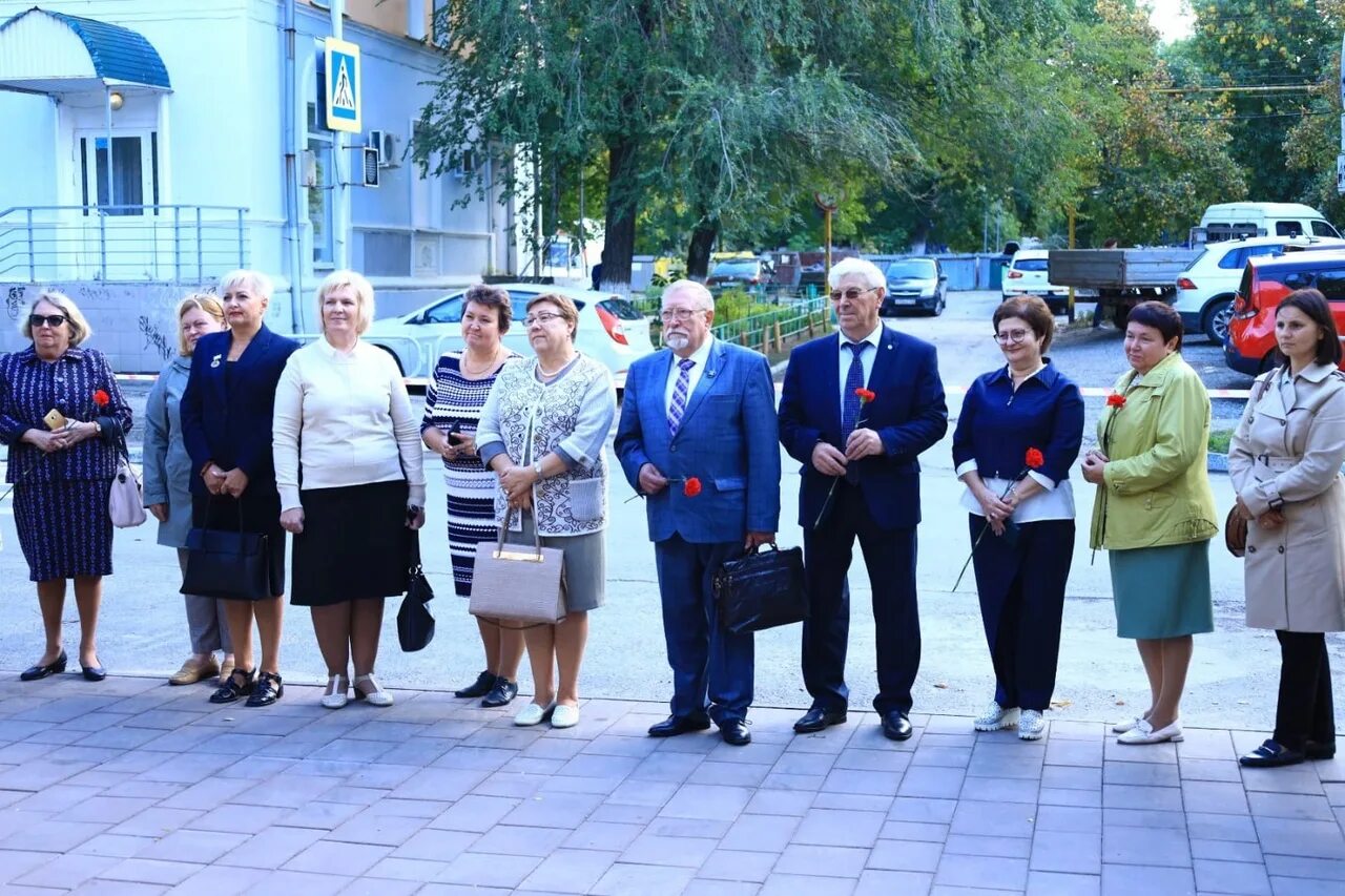 Сквер слава труду. Свежие новости новокуйбышевска. Новости новокуйбышевска. Мэр города новокуйбышевска. Новокуйбышевск сегодня простились.