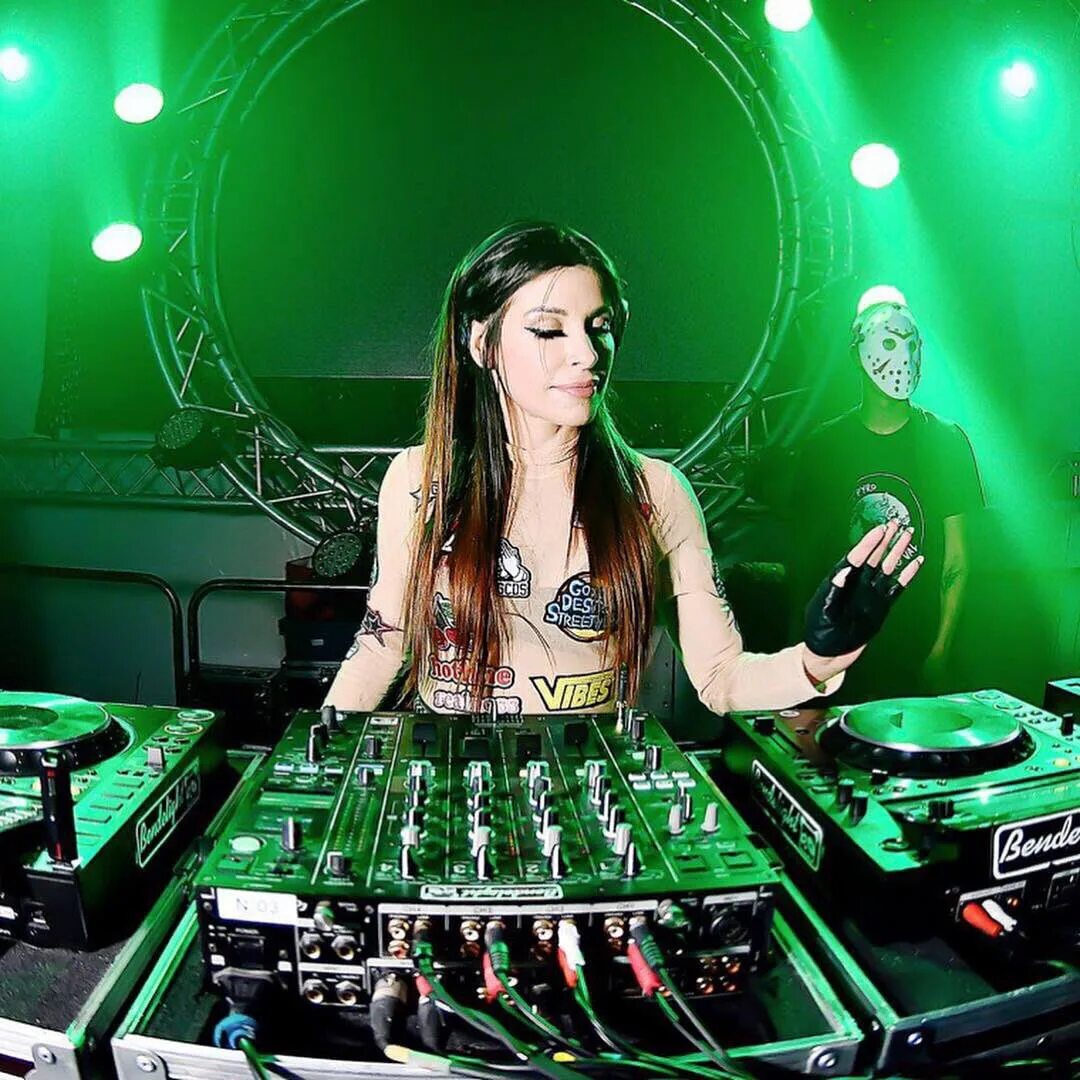 Tiesto диджей. Пикен арман диджей. Agraba артист диджей. Ани форвард диджей. Me диджей.