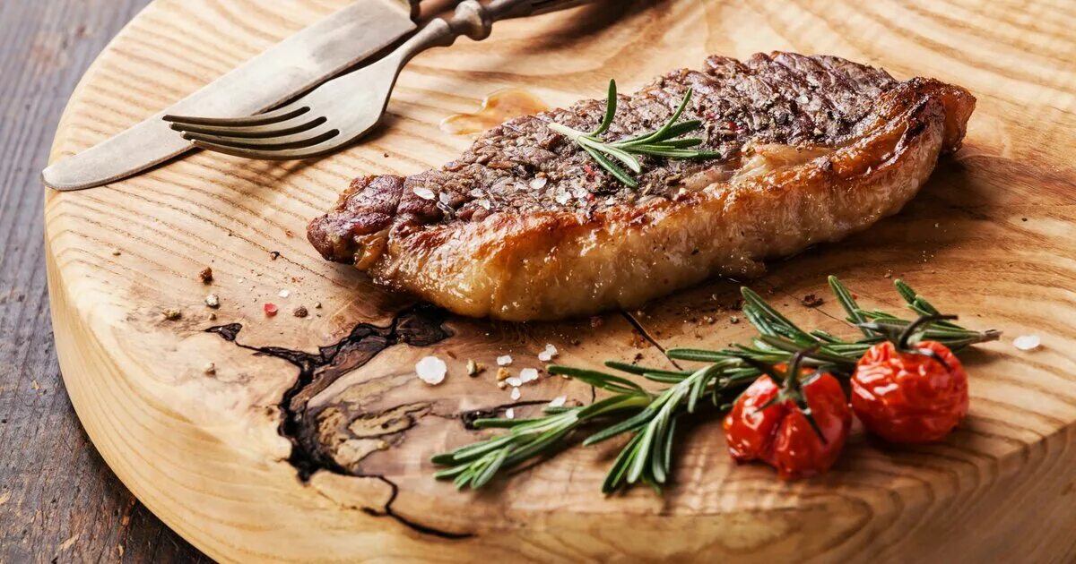 Как правильно и вкусно пожарить стейк. Стейк. стейк из говядины в духовке. стейк из свинины. стейк из говядины ~ 250г.