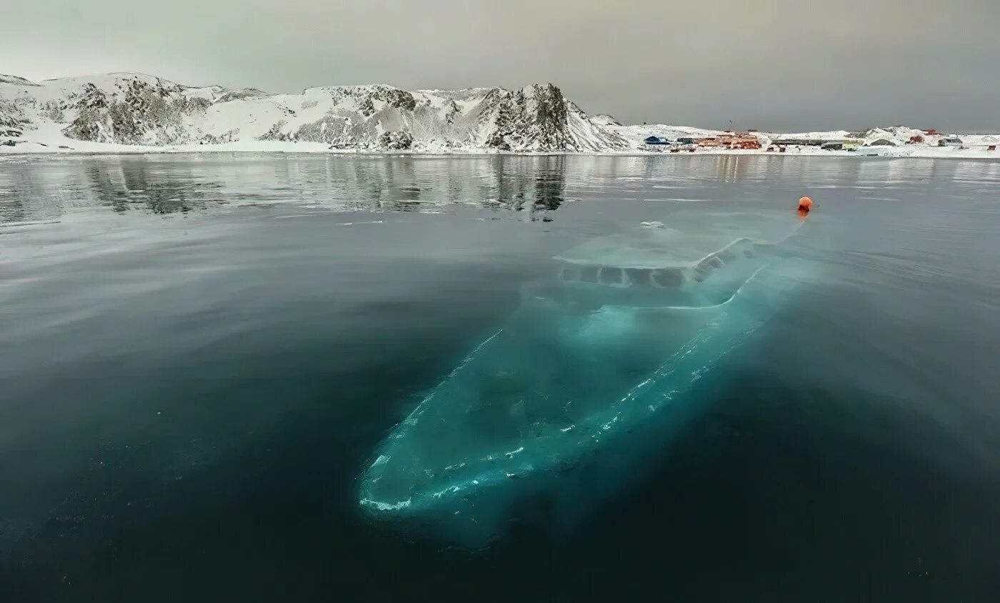 Затонувшая яхта в Антарктиде. Яхта Mar sem FIM В Антарктике. Затонувший корабль в Антарктиде. Уэдделла Антарктида. Невероятно сие