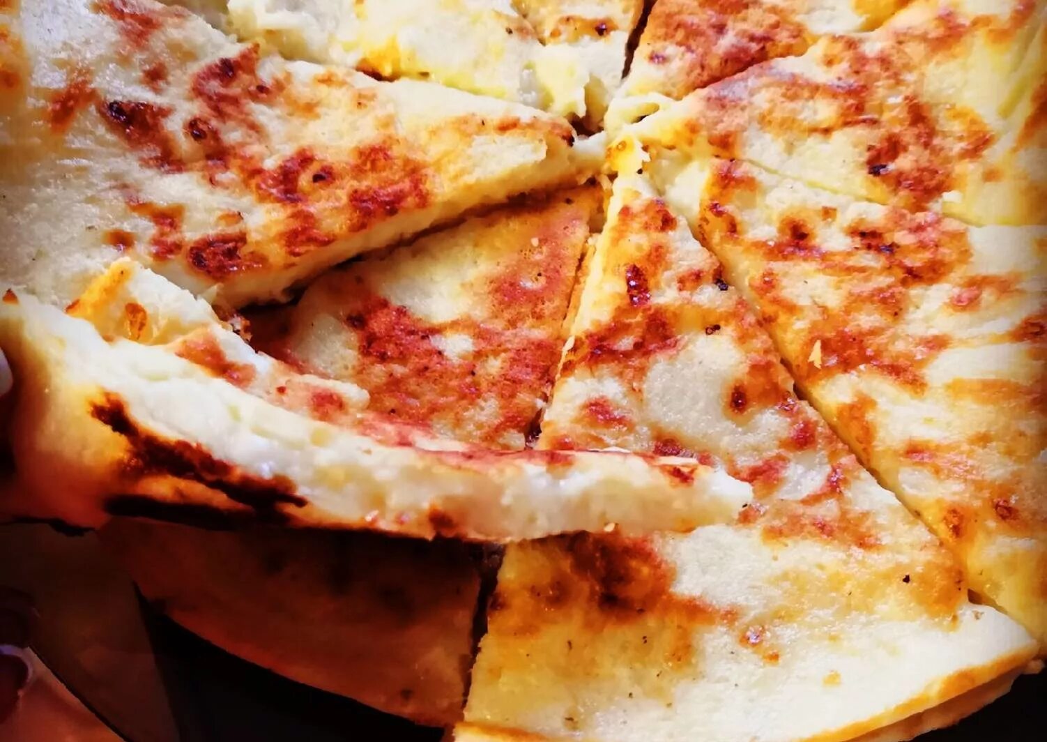 Ленивые хачапури (сырные лепешки). Ленивые хачапури (сырные лепешки). Фото рецепт быстрых хачапури. Хачапури с сыром на сковороде. Хачапури за 15 минут на сковороде.