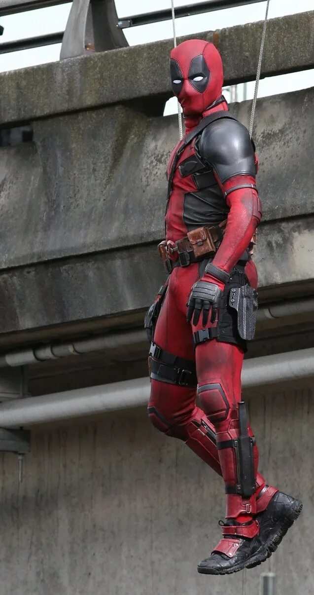 дэдпул 3. название дэдпул. одиннадцатый дэдпул. дэдпул в черном костюме. дэдпул 1.