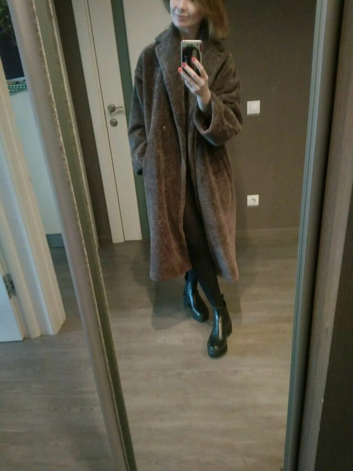 Victoria l'harmonie пальто. Женское пальто оверсайз остин. Девушка в пальто. Оранжевое пальто женское. Jnby осень-зима 2015/2016.