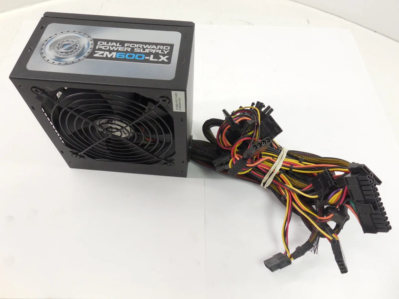 Zalman zm600 lx. Zalman 600w zm600-lx. бп zalman 600w. блок питания zalman 600w.