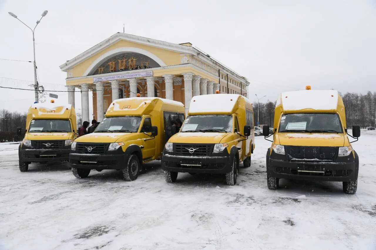 Уаз школьный автобус. УАЗ Патриот школьный автобус. УАЗ 128801 школьный автобус. УАЗ профи школьный автобус. Новый школьный автобус УАЗ.