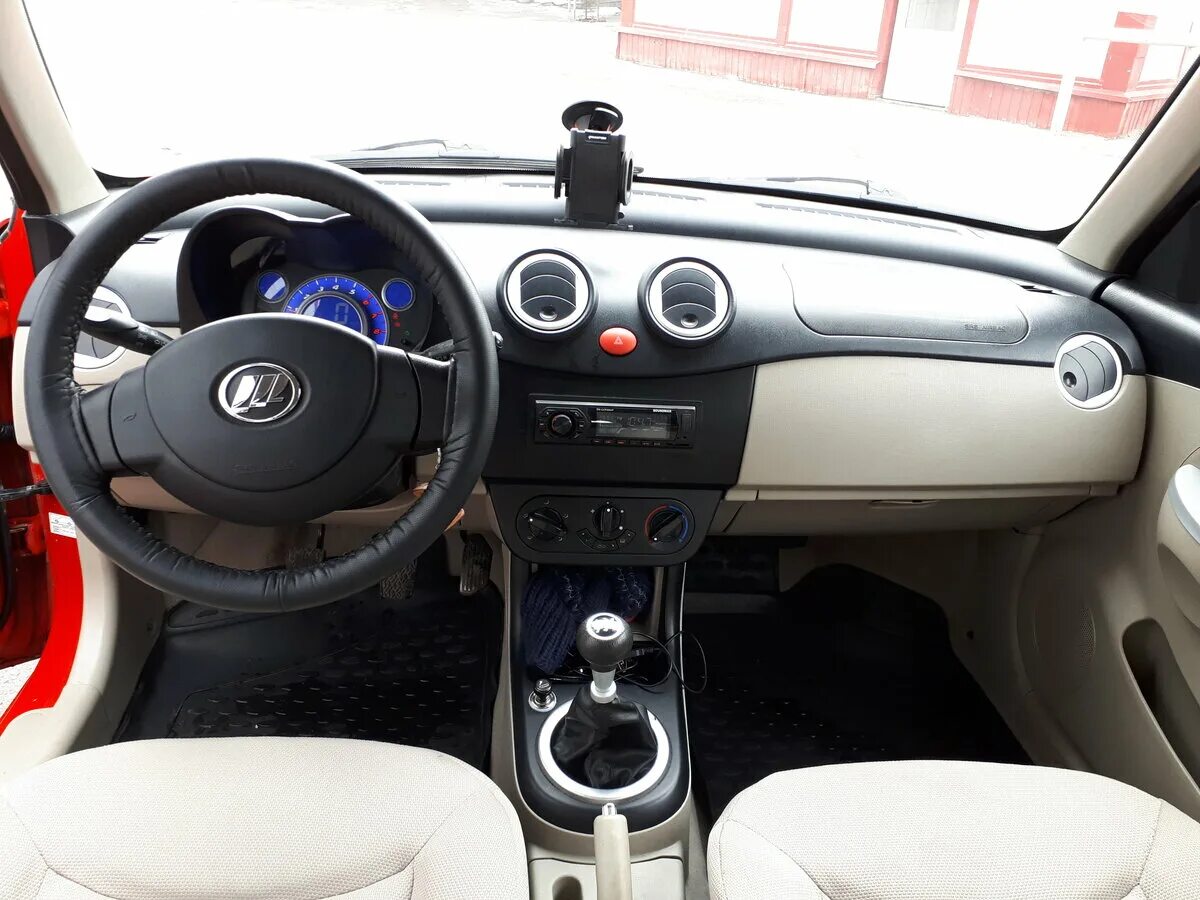 Lifan Smily 320 салон. Лифан Смайли 2011 салон. Lifan Smily 2011 Mini. Лифан Смайли 330 салон. Лифан смайли двери