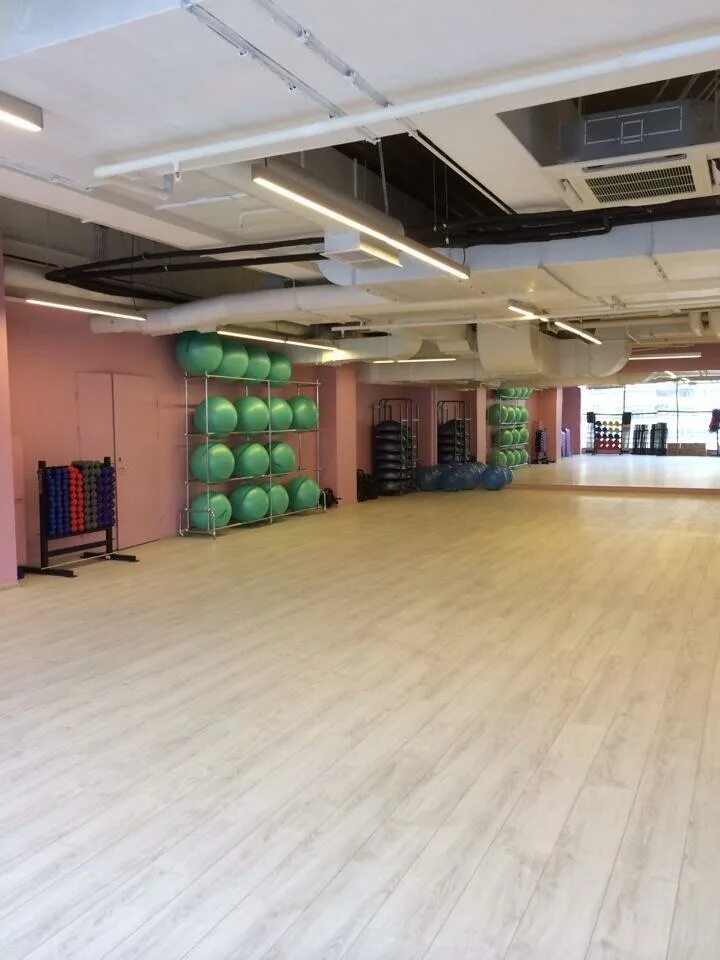 Gw клуб. Gw фитнес. Gw fitness. W. Gio wellness на долгоозерной.