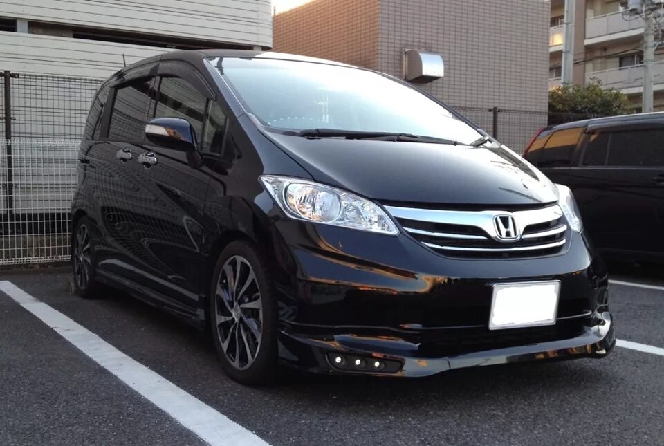 Honda freed g. Honda freed Spike r17. Honda freed 2 Tuning. Honda freed 2017 Tuning. Honda freed r17.