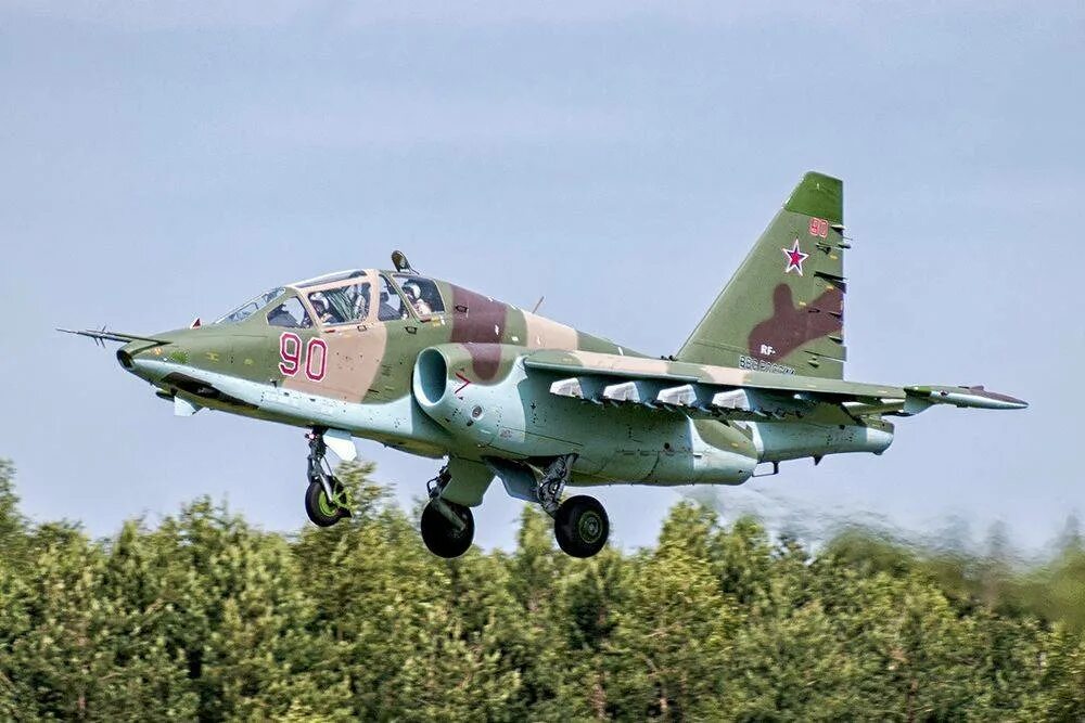 Су 25 википедия. Су-25 Штурмовик. Военные самолет Штурмовик Су 25. Су 25 двухместный. Су-25 Штурмовик Буденновск.