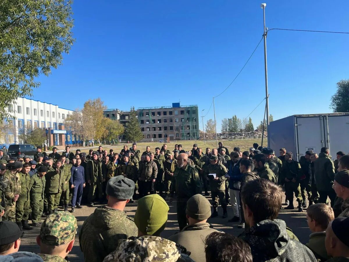 Гибель на плацу. Мобилизация в Омске. Омск 242 учебный центр мобилизационных. Мобилизация Прокопьевск. Мобилизация Кузбасс.