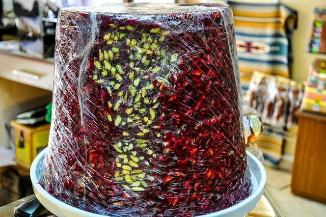 Рахат лукум джезерье. Турецкий гранатовый щербет. Турецкий щербет гранатовый. Турецкий щербет с орехами. Щербет турецкий лукум.