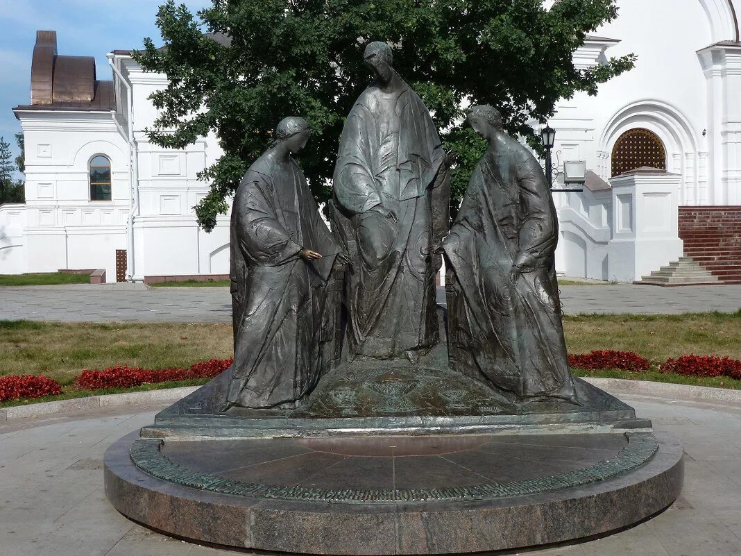 Троица памятник культуры век. Святая Троица Ярославль памятник. Памятник Святой Троице в Ярославле. Скульптура Троица в Ярославле.