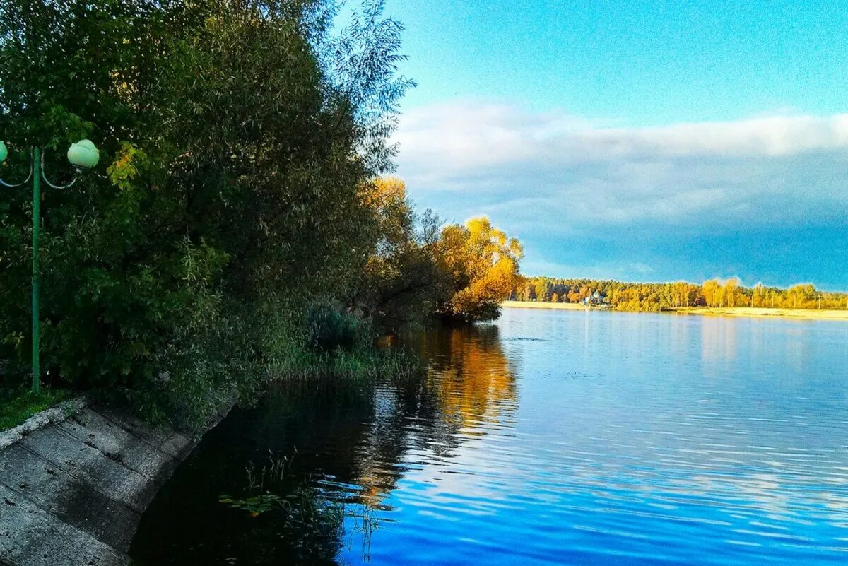 Гусь хрустальный вода. Городское водохранилище Гусь Хрустальный. Городское озеро Гусь-Хрустальный. Гусь Хрустальный набережная. Гусь-Хрустальный озеро набережная.