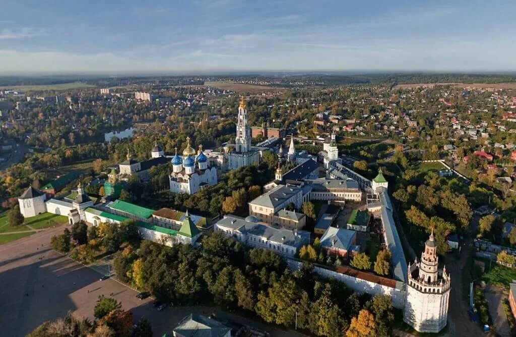 Сергиев посад в каком веке. Лавра Сергиев Посад. Троице-Сергиева Лавра. Сергиев Посад, Московская область. Монастырь в Сергиевом Посаде. Свято Троицкий Лавра в Сергиевом Посаде.