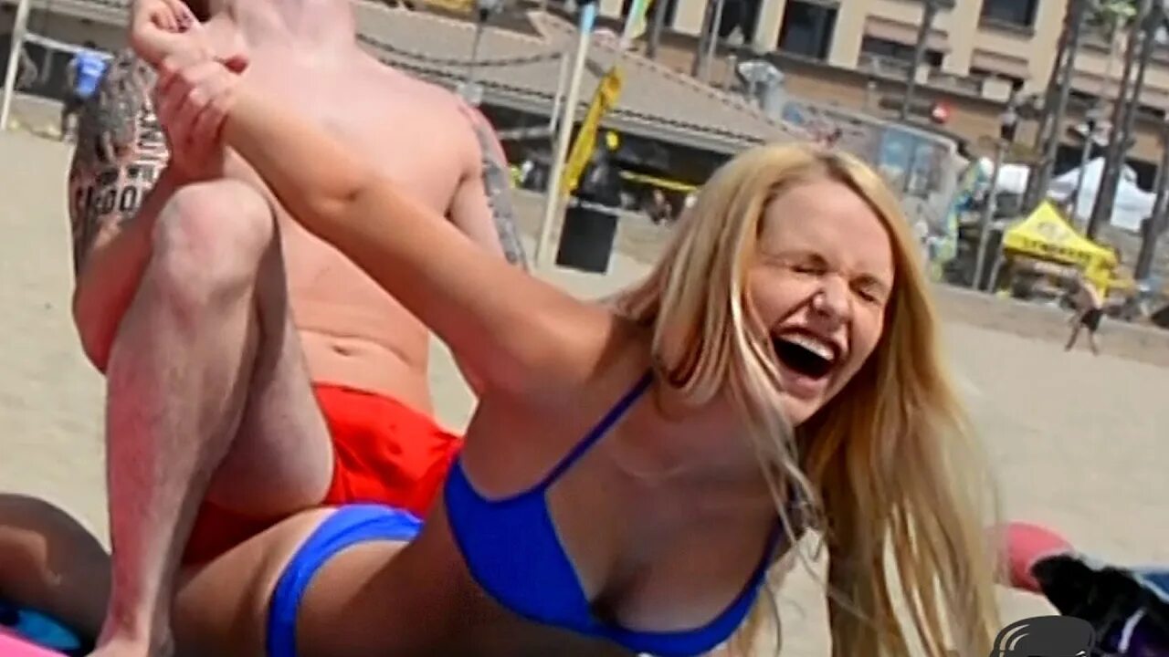 Sslkn fun videos. Ютуб приколы про девушек сные. Funny videos логотип. Sslkn fun videos. Интересные короткие видеоролики.