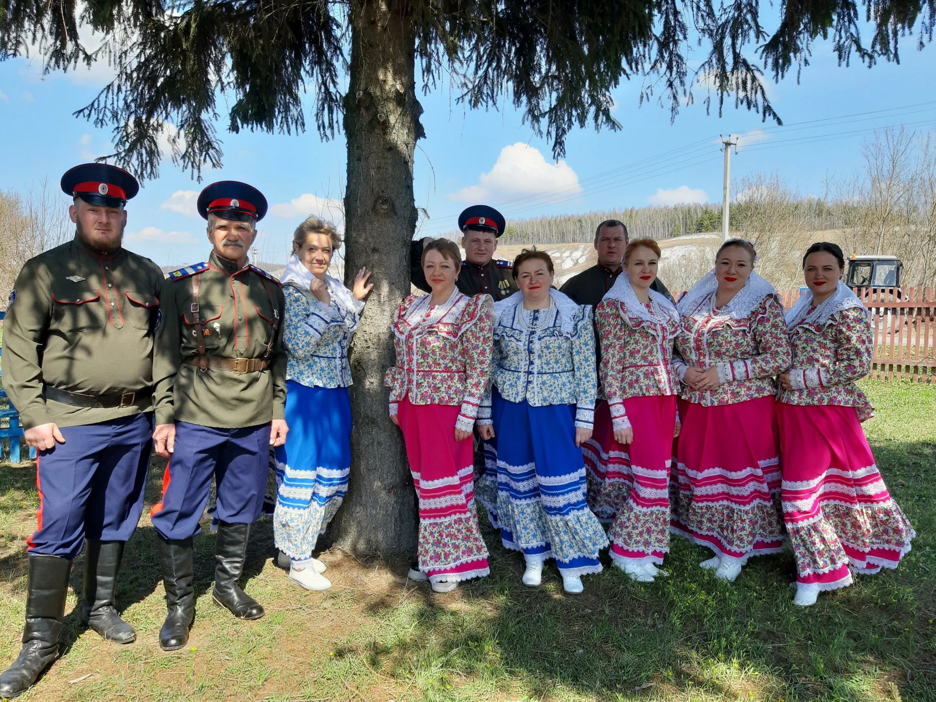 Кубанская вольница ансамбль. Фольклорный ансамбль вольница. Кубанская Казачья вольница ансамбль. Казачий ансамбль вольница.