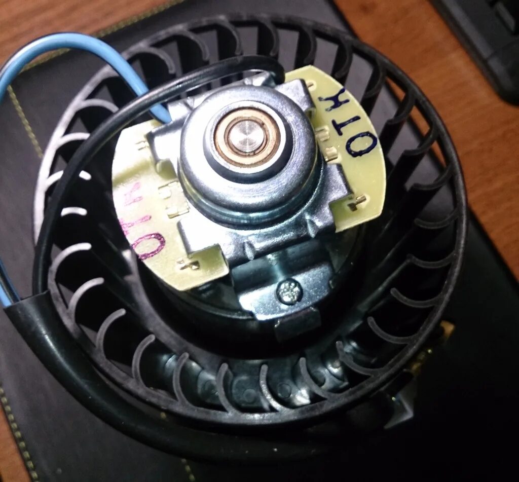 Мотор отопителя ваз 2115. Мотор печки ваз 2115. Мотор отопителя luzar (2108-2114). Мотор печки 2115. Мотор печки ваз 2108.