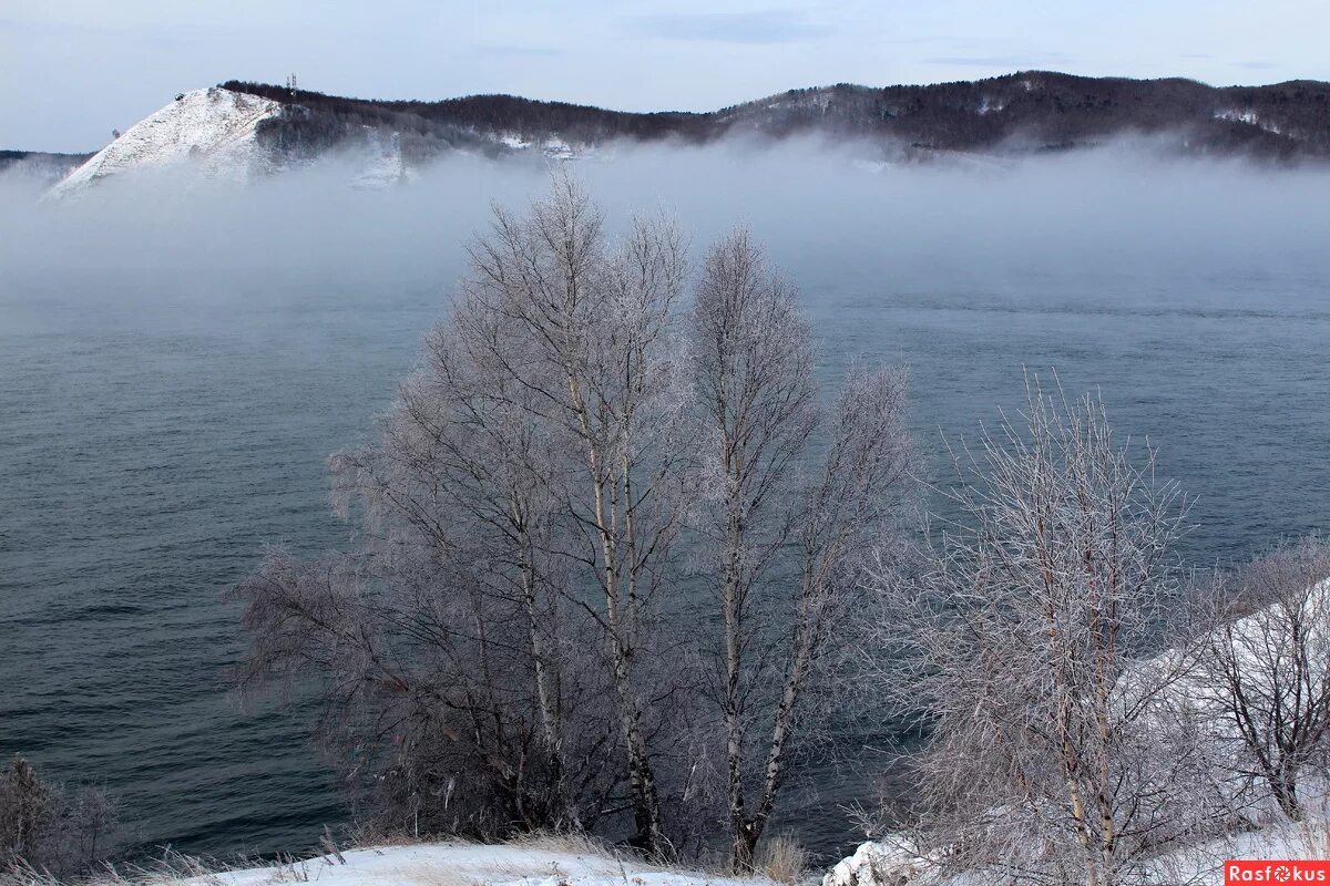 как река вытекает из озера. единственная река вытекающая из байкала. ангара впадает в байкал или вытекает. ангара устье.