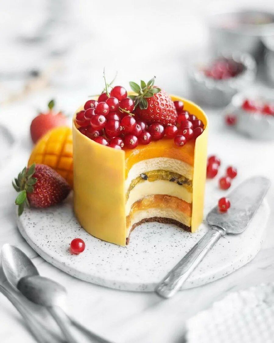 Мод десерт. Десерты фото. вкусные веганские десерты. десерты 2025. десерты 2025 тренды.