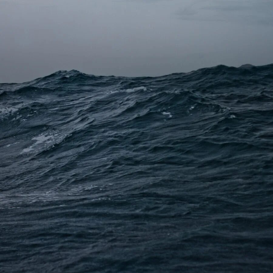 Есть черный океан. Темное море. Темные воды океана. Пучина океана. Глубокий океан.