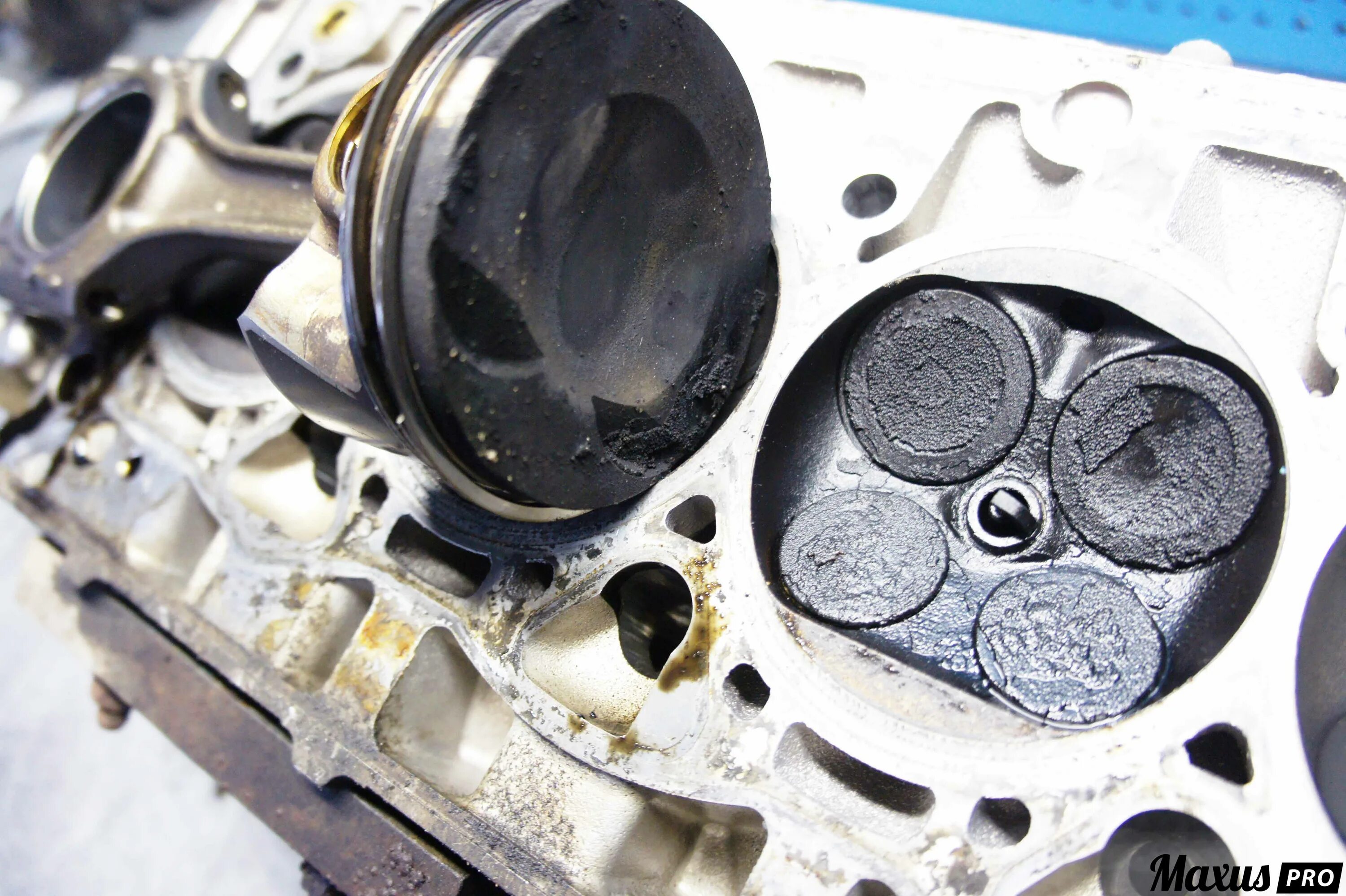 Масло в двигатель 2.0 tfsi. Cpsa двигатель ауди. нагар двигателя 2.0 tfsi. шкода масложор. задиры 3.0 tfsi.