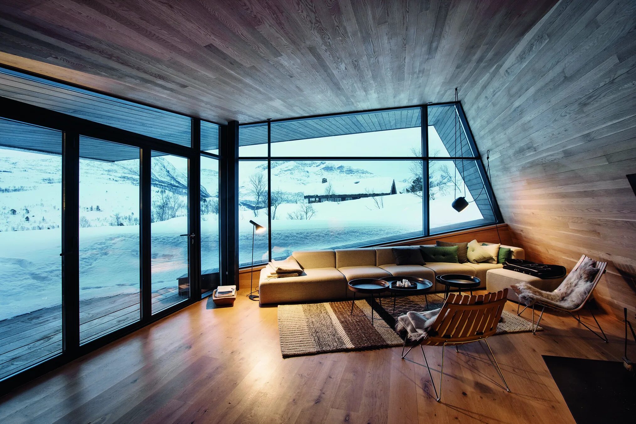 сайт панорамной. панорамное окно с видом на город. панорамные окна. панорамные пластиковые окна. коттедж с панорамным остеклением.