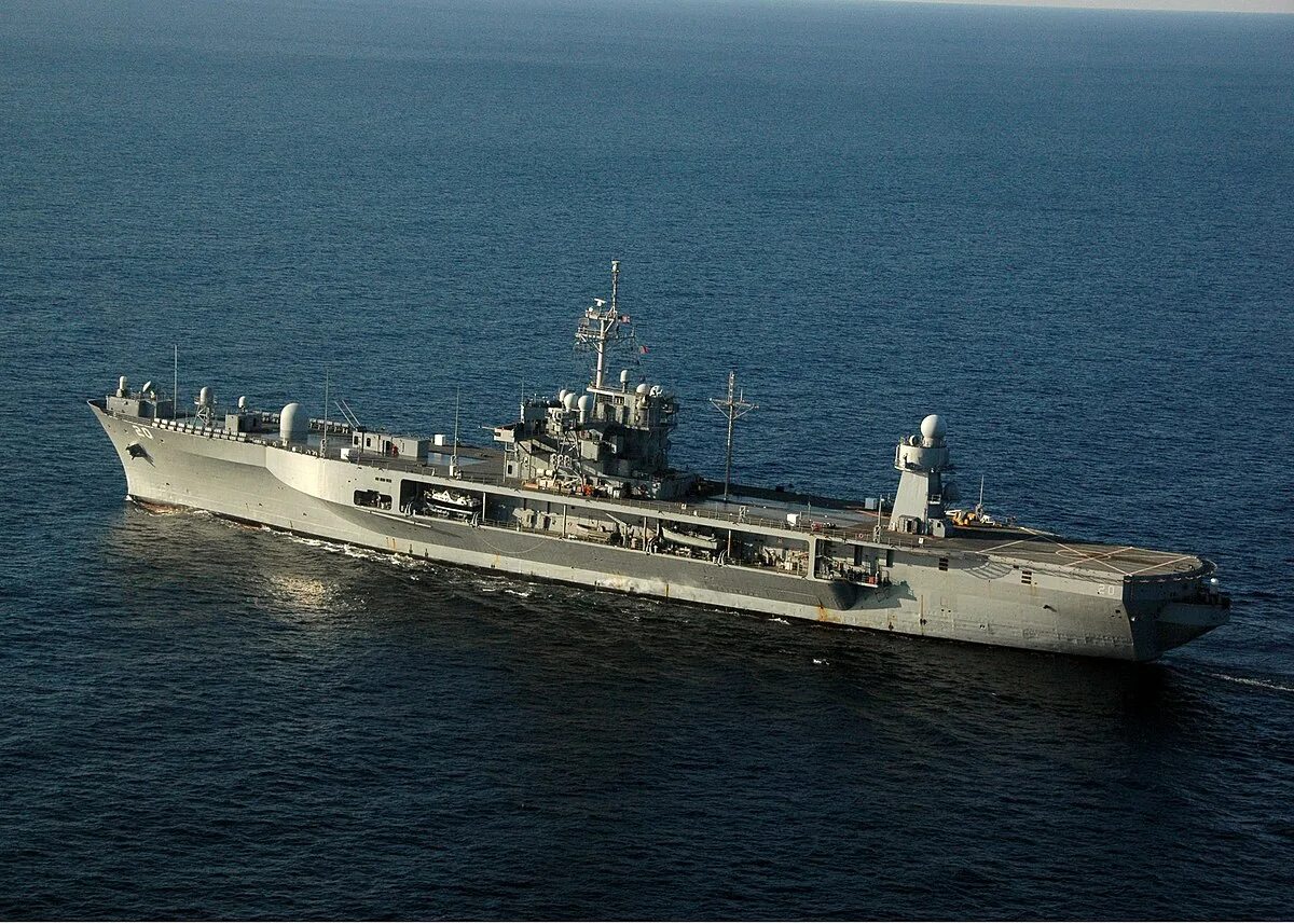 Последний корабль как называется корабль. Корабль USS Mount Whitney (LCC 20). Корабль шестого флота ВМС США Mount Whitney. Базирование китайского флота. ВМФ Парагвая.