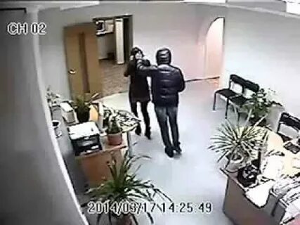 Делавшие замаскированный под грабеж обыск