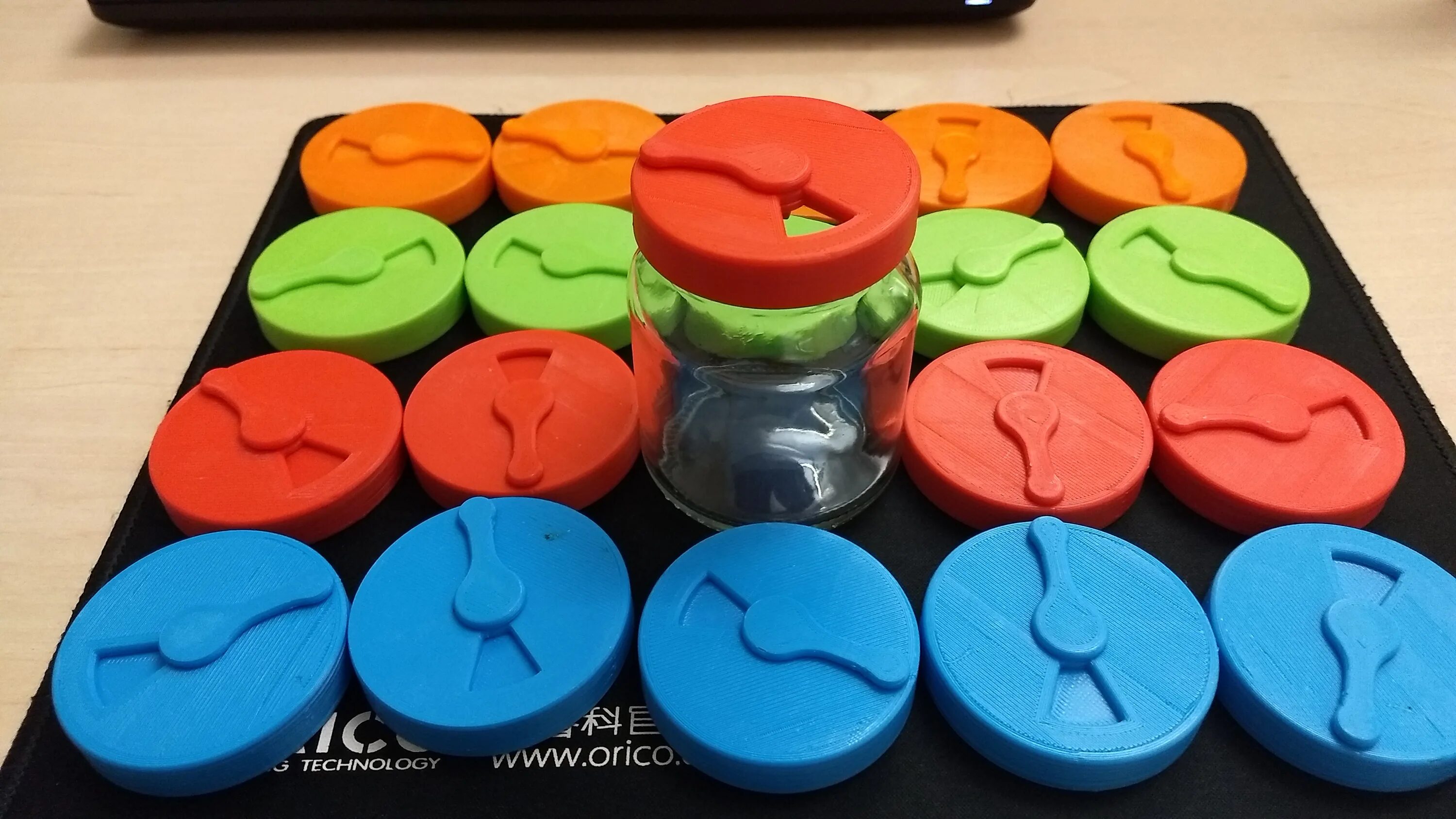 крышки детского пюре. крышки детского пюре. баночки от детского питания. крышечки от пюре фрутоняня. крышки детского пюре.