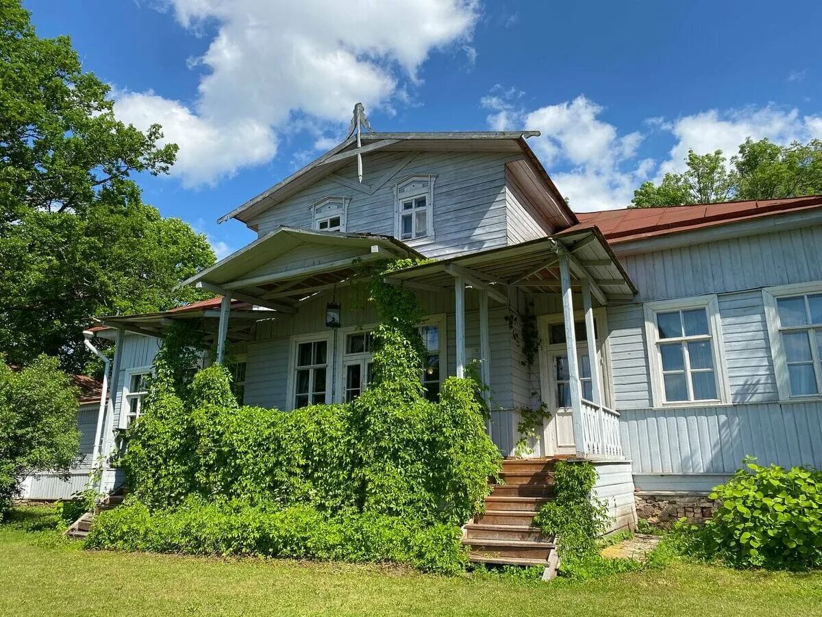 Усадьба римского корсакова в псковской. Любенск усадьба Римского Корсакова. Музей усадьба Римского Корсакова Вечаша. Дом музей Римского Корсакова в Псковской области. Вечаша усадьба Римского-Корсакова Псков.