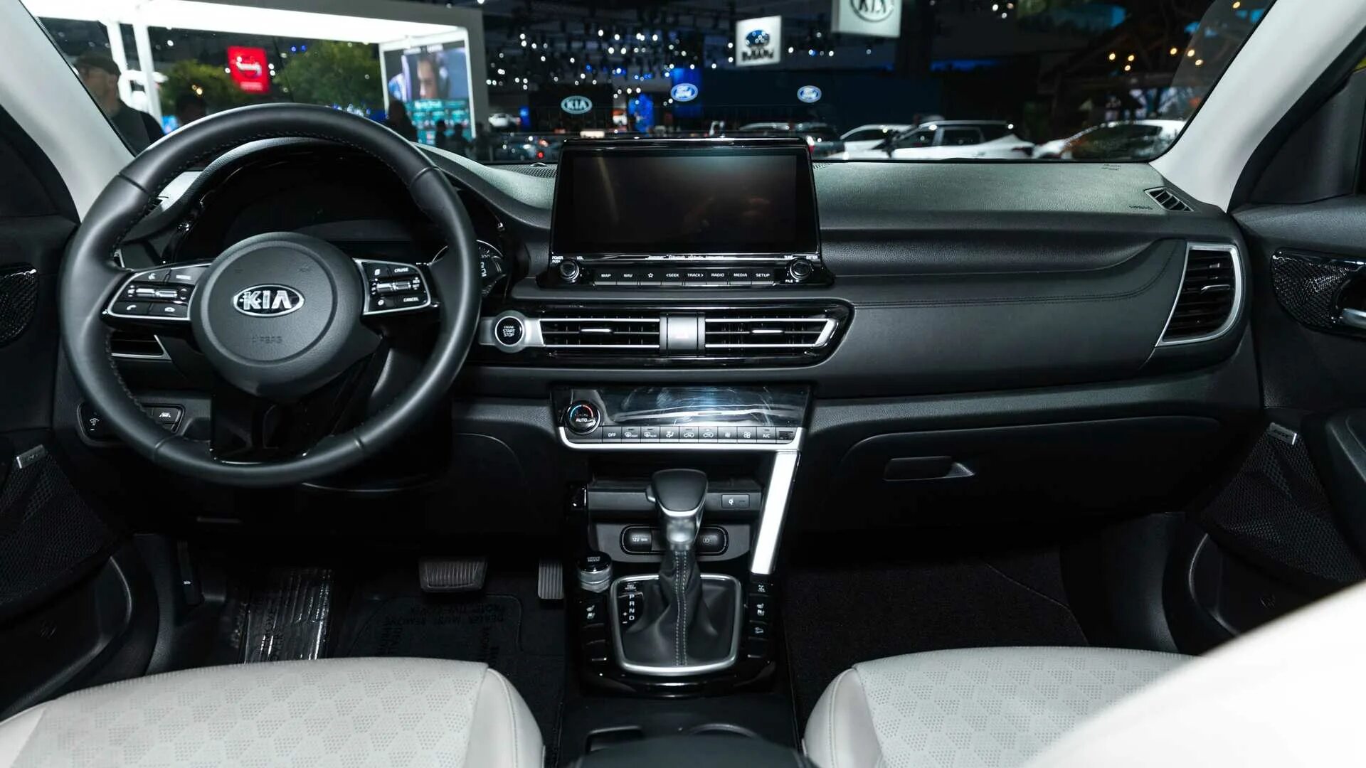 6 механика. Kia seltos 2021 салон. Киа селтос 2022 салон. Kia seltos 2021 комплектации. Kia seltos 2021 салон.
