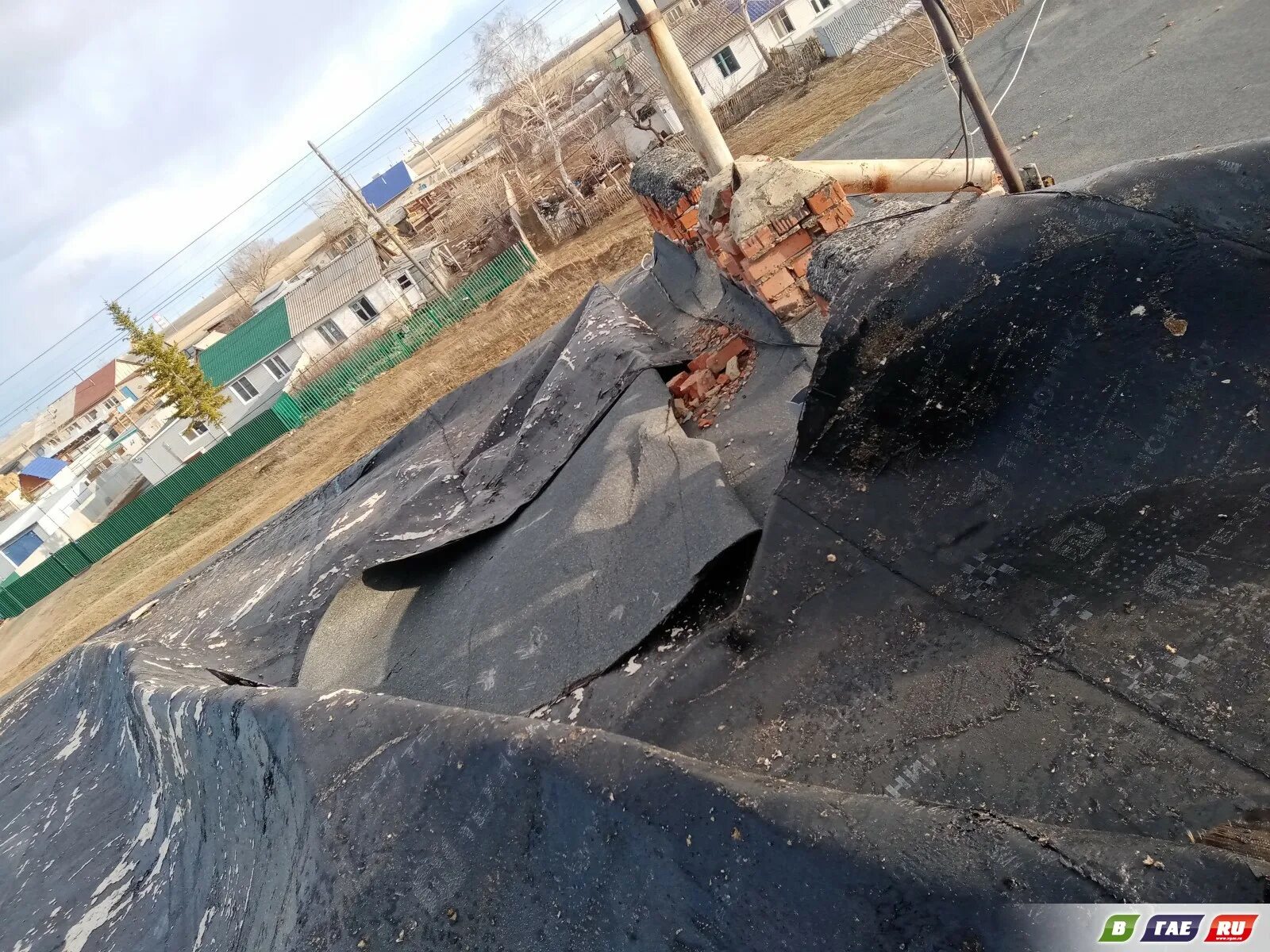 Упавшая мачта. Чп ветер. 2011. Чп ветер. Поваленный столб.