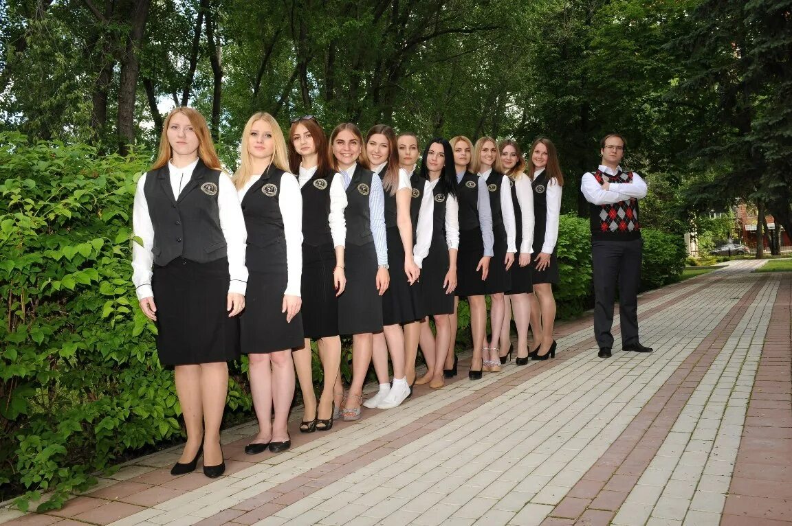 Колледж для девушек после 9. Гуманитарный колледж Тольятти. Форма в техникуме. Форма выпускника. Тольяттинский колледж.