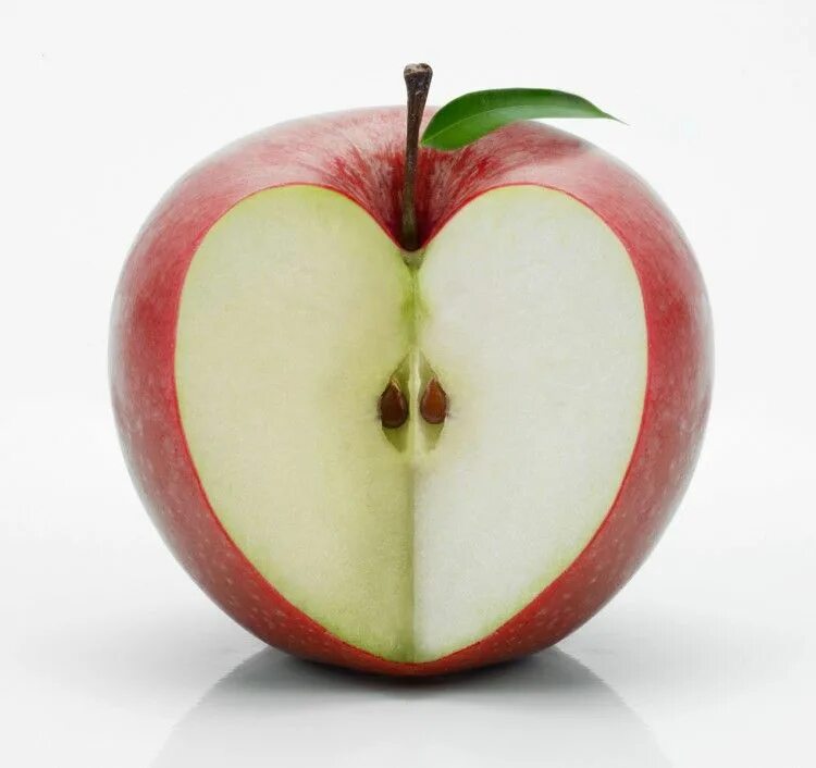The apple am little. Яблоко в разрезе. Половинка яблока. Разрезанное яблоко. Срез яблока.