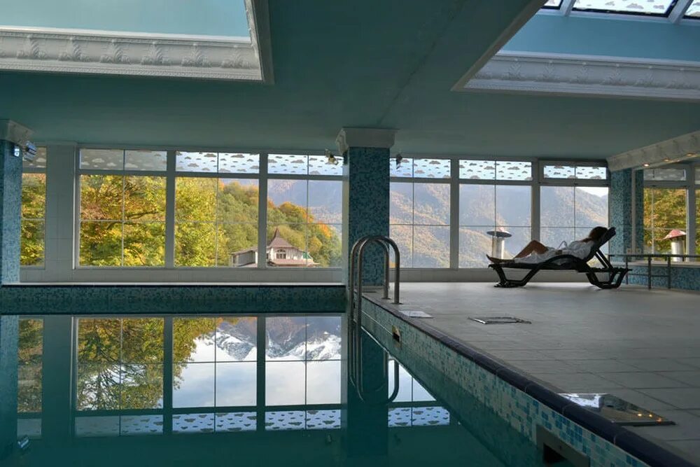 музей хрусталя во владимире. владимирский музей хрусталя. троицкая церковь музей хрусталя во владимире. поляны хрусталя. горный хрусталь сочи красная поляна.