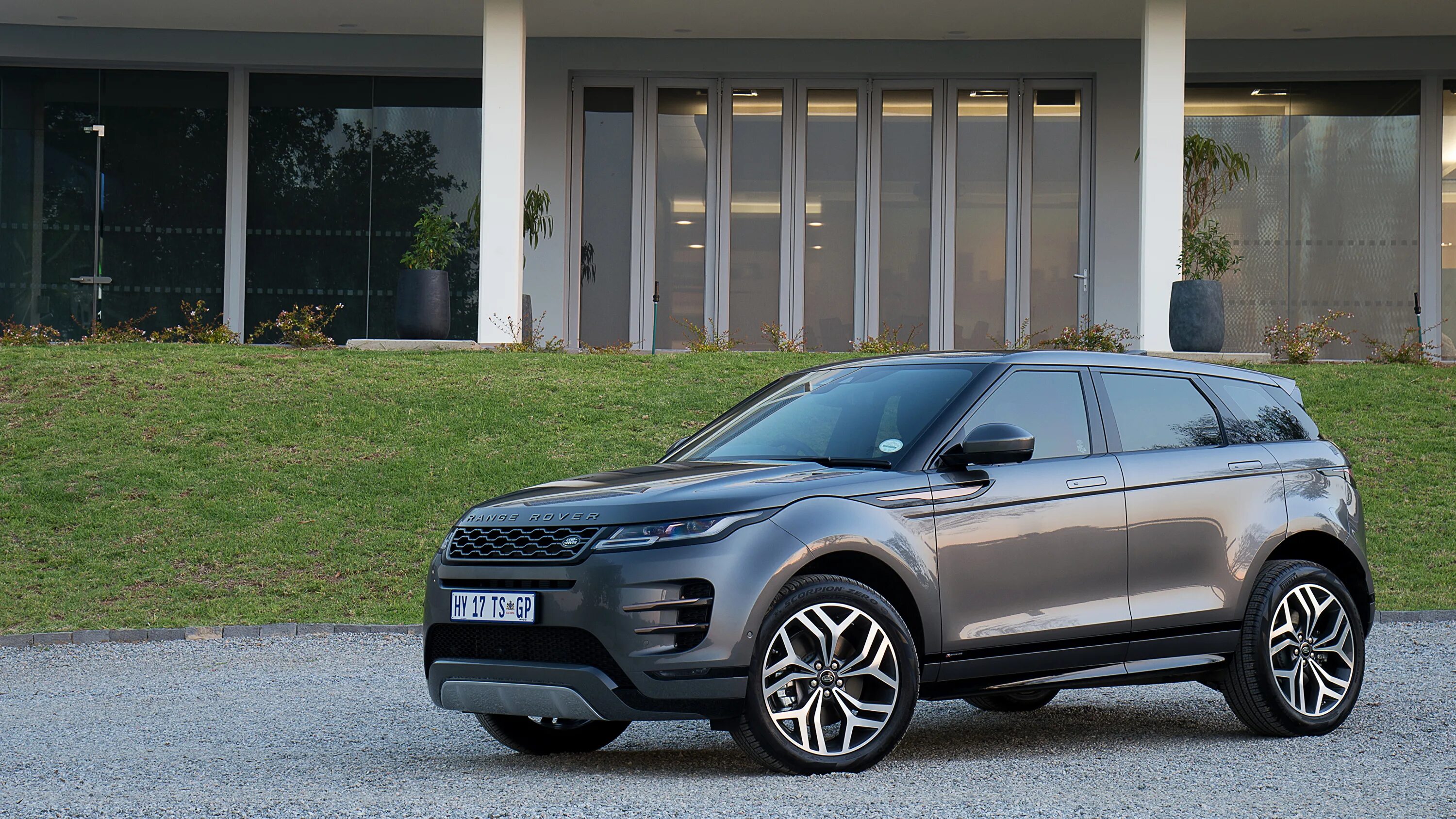 Рендж ровер 2019. Range rover evoque 2022. Ленд ровер рендж ровер эвок 2019. Рендж ровер эвок 2019. Рендж ровер эвок 2019.