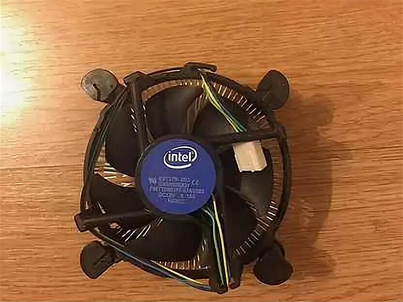 Охлаждение процессора intel core i3. Боксовый кулер интел i3 10100f. кулер для i3 10100f. кулер i3 10105f. кулер для процессора intel core i3 10100.