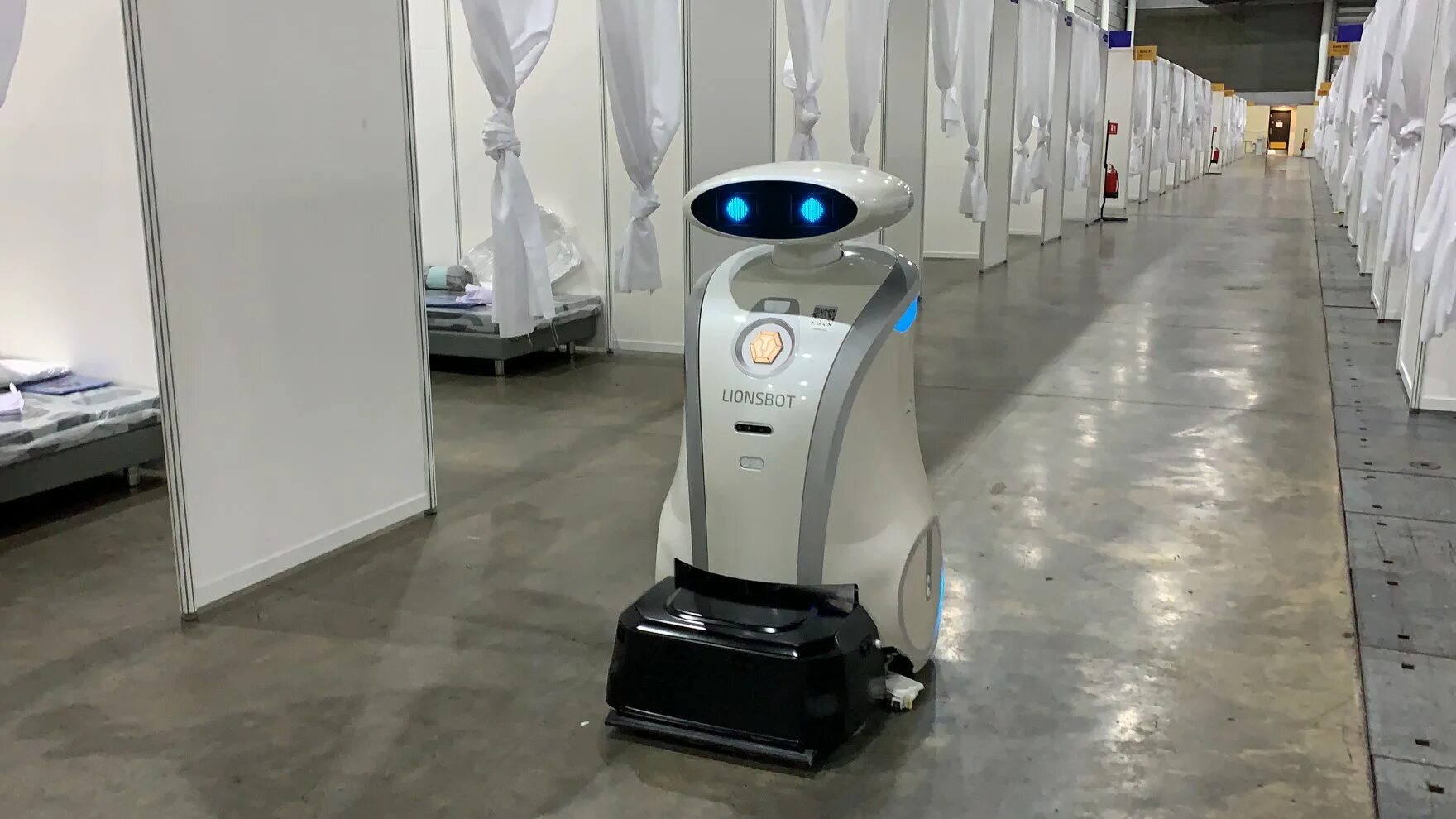 Robot cleaner rob 00. Робот поломой. Клин робот. Робот полотер ИТ парк. Робот поломой самоочищающийся.