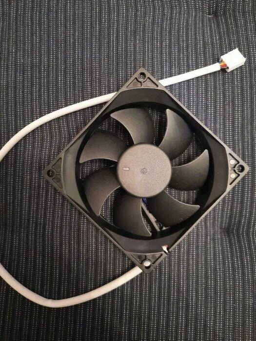 кулер 4 pin подключить к юсб. кулер охлаждения с юсб разъемом. вентилятор через. схема подключения вентилятора с конденсатором 220в. вентилятор охлаждения usb 5v.