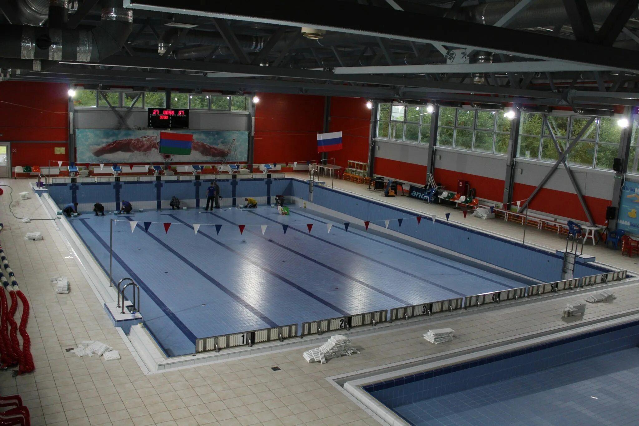 Бассейн 2 н 2. H2o бассейн петрозаводск. h2o бассейн петрозаводск спортивный зал. плаза петрозаводск бассейн. спортсмены в бассейне.