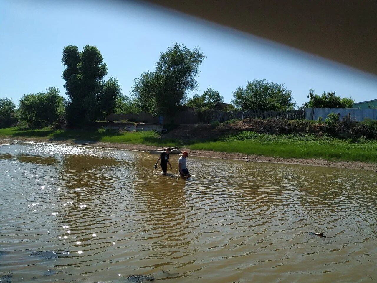 Вода в реке астрахань. Астрахань речка. Река Оля Астрахань. Реки Астраханской области. Город Астрахань река.