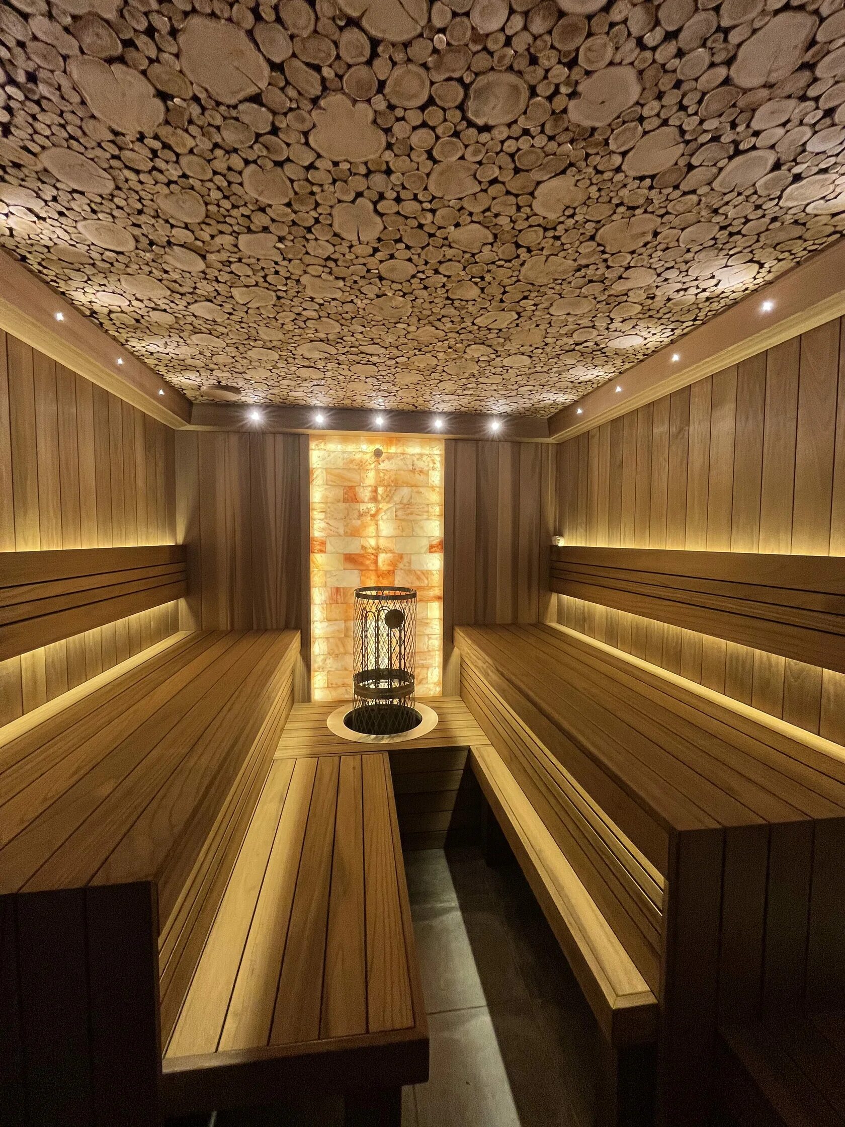 Финские девушки в бане. Общая баня. Общая баня. Работа в сауне. Красивая парная в бане.