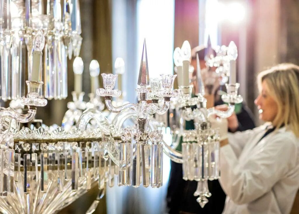 Порошок чтобы посуду мыть. Мытье хрусталя. Мытье хрусталя. Мытье хрустальной люстры. Мытье стеклянной посуды.