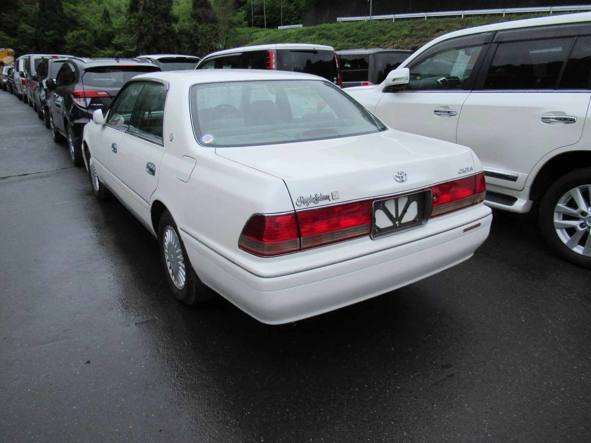 Crown 19. Toyota crown 19 года. Toyota crown 131. Toyota crown uzs131. Toyota crown royal saloon 2016.