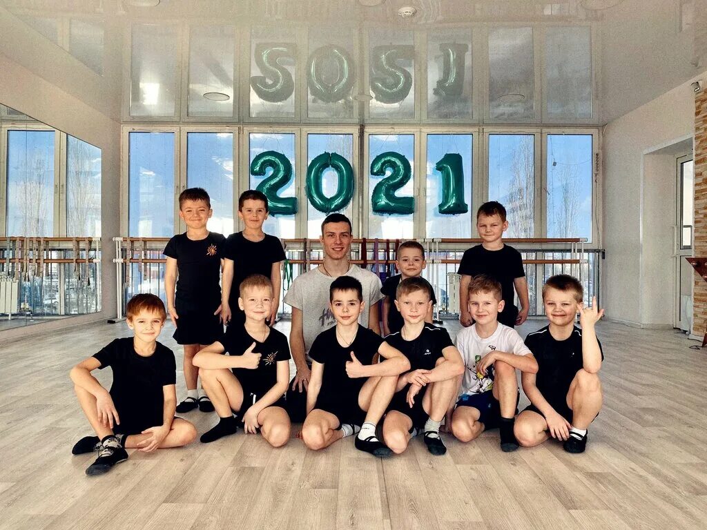 Солнышко елец танцы. Бор. Студия елец. Студия елец. Команда егу а степ студия.