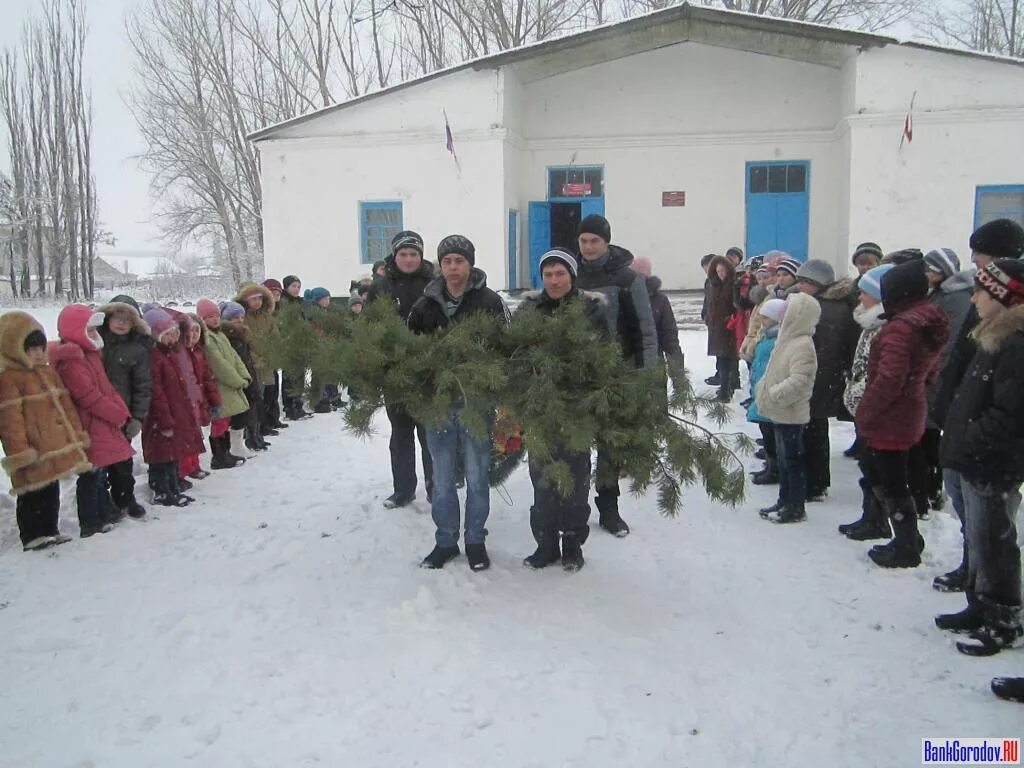 Школа пробуждение. Пробуждение школа Подгоренского района. Посёлок Пробуждение Подгоренский. Переваленское сельское поселение Подгоренского района Воронежской. Село Перевальное Воронежская область Подгоренский район.