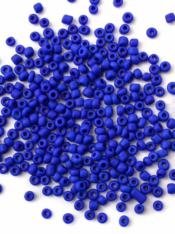 Бисер 3 мм. Бисер зеленый. Японский бисер форма магатама. Бисер черный. Пластиковый бисер 3мм.