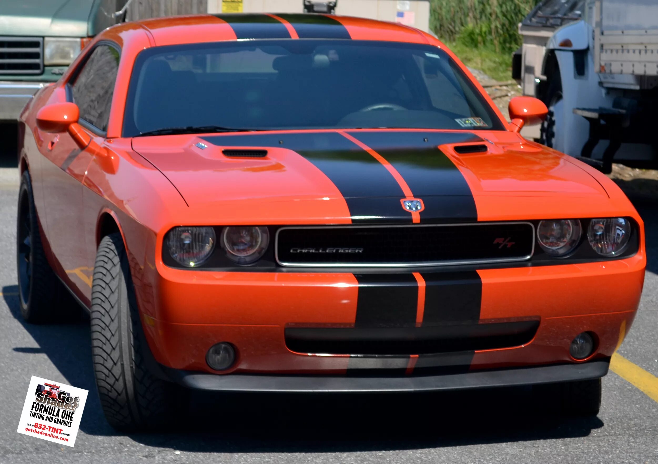 Додж гоночный. Гоночная машина dodge. додж гоночный двухдверный. racing stripes charger.