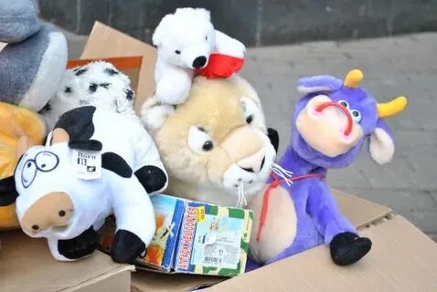 Игрушки оставь
